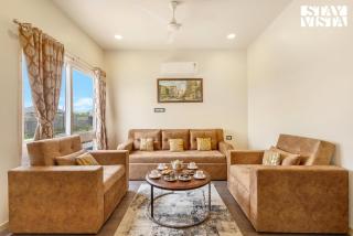 StayVista at Manbhav Farms with Pool, Lawn, Jacuzzi - 5