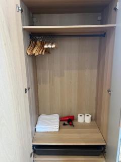 Spacious and Sunny double Room for comfortable nap - 4