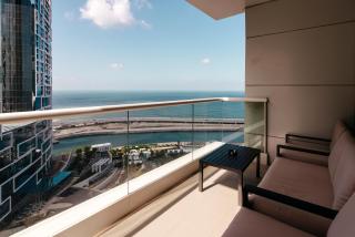 Seaside 2BR wz Panoramic Sea Views & Pool Paradise - 19AB02 - Dubái - 0