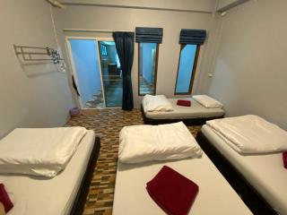 Boom Hostel Khao Sok - Khao Sok - 1