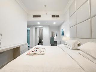 Three Bedroom Near Dubai Mall Street Downtown Dubai - Ezytrac Vacation Homes - Dubai - 0