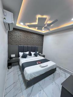 Hotel The Pacific - Ahmedabad - 1