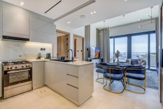 Serene City Stays Binghatti Canal Luxe 2BR - Dubai - 7
