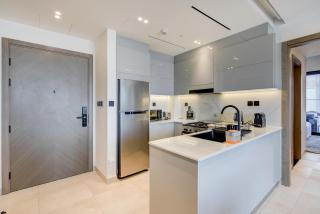 Serene City Stays Binghatti Canal Luxe 2BR - Dubai - 1