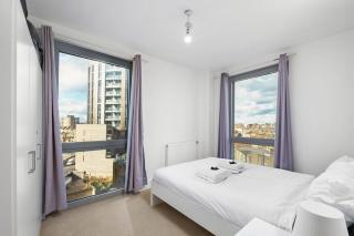 Modern Serviced 3-bedroom flat in East London - London - 8