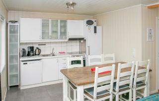 3 Bedroom Cozy Home In Sjernarøy - Sjernarøy - 7