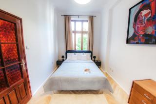 oompH Vintage 2BR Gem Steps from Politechnika - Warsaw - 4