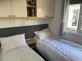Rockley Park Private Holiday Homes - Poole - 4