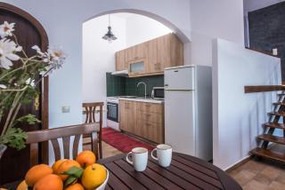 Exclusive Seaside Retreat with Shared Pool & Private Beach Access - Palaiokastro - 1