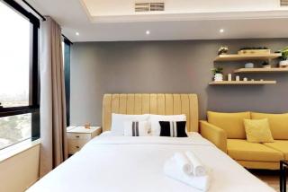 Large and Trendy - Studio - JLT - 1
