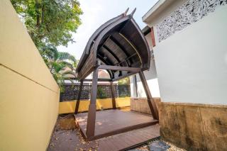 Pattaya Luxury Villa, 200mtrs to Beach, Private Pool, BBQ, Karaoke, Smart TV, Pool Game by SARG Residences - Na Jomtien - 3