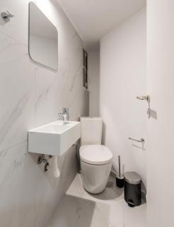 YestayHomes Three Bedroom Apartment Sina - Atene - 6