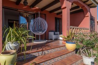 Classic 5 BDRM Andalucian Villa w Pool & Sea View - Marbella - 4