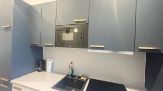 Apartment Kingsize Bed Blue-Yellow- Neflix - 3