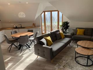 Luxusný apartmán pri jazere - free parking - Bratislava - 0