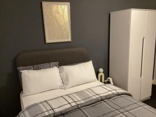 Luxury 1-Bedroom Apartment - Manchester - 6