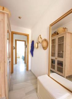 Centrally located south facing apartment with pool - 7