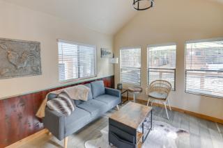 Quiet Lake Almanor Cabin, Steps to Fishing - 7