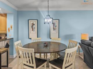 AZ 115 - Beautiful Poolside 4 Bd Beachfront Condo - 1