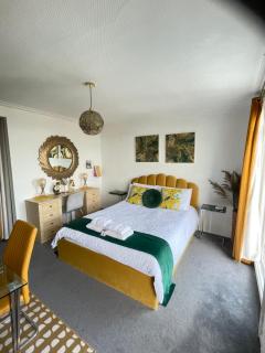 "The Elegance" Balcony Seafront Apartment - Eastbourne - 5
