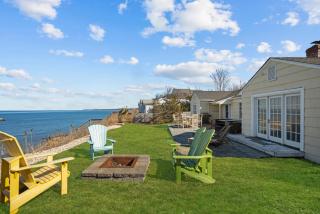 Sea Breeze Paradise: Beachfront & Panoramic Views - Southold - 0