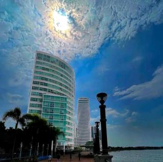 Ecusuites Riverfront l Balcony - Guayaquil - 5