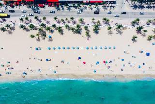 Relaxing 3 Bedroom House-Close to Beaches and Airport! - 1