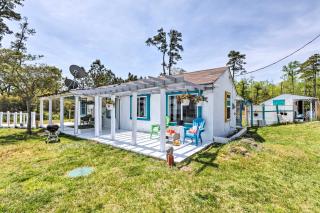 Oceanfront White Stone Cottage with Private Beach! - White Stone - 0