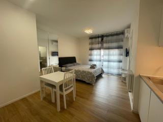 Monolocale con Terrazzo - 0