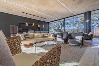 New 6 Bd Modern Home Walk To Beach - 4