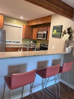 Shuttle to Schuss Mnt! Sleeps 10! - Bellaire - 2