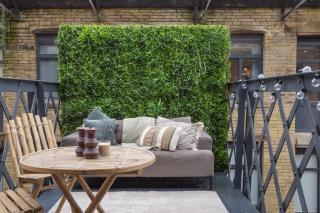 Exclusive Penthouse- 85 Inch Huge TV - Bradford - 9