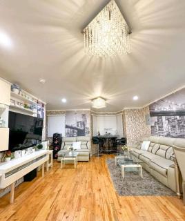 NEW YORK CITY'S PRIME LOCATION - Brooklyn - 1