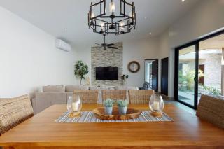 Private Pool with swim up bar and TWO Beaches - Tamarindo - 5