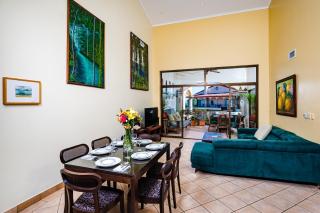 Family Setting, Big Pool Beach Facing In Towns - Tamarindo - 3