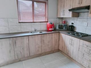 Reutlwane Gardens Apartments - Secunda - 5