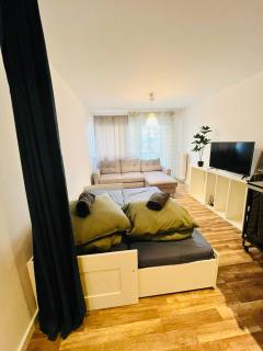 WORKATION, CENTRE, 4-5 Persons 3-4 nights best offer, Nature Park Metro 1min , 15 min Palac Kultury, Balcony, Quiet, Easy parking chroniony - Varsovie - 9