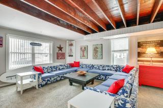 Wildwood Retreat with 2 Balconies 5 Blocks to Beach - Wildwood - 6