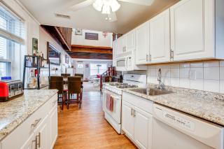 Wildwood Retreat with 2 Balconies 5 Blocks to Beach - Wildwood - 4