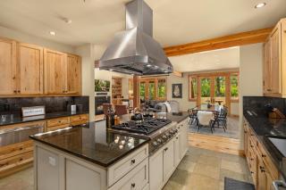 Hot Tub and Game Room Home in Cle Elum - Cle Elum - 1