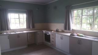 Two Bed Two Bath Cottage - Bulawayo - 4