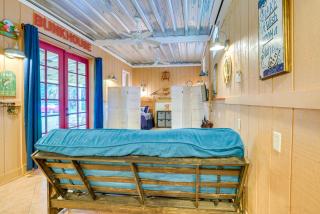 Inglis Studio Home with Covered Patio and Grill! - Yankeetown - 4