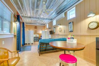 Inglis Studio Home with Covered Patio and Grill! - Yankeetown - 3