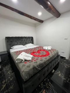 Valentino luxury suites - 1