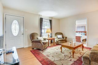 Furnished Deck Pet-Friendly Home in Warsaw - 7