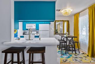 Little Den of Sunflowers - A Ryson Property - Indio - 2