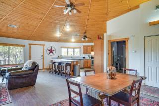 Canyon Rim Retreat with Private Yard and Hot Tub! - Amarillo - 1