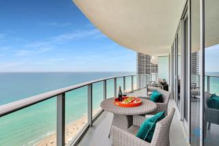 Insane Ocean View Balcony- Beachfront Resort - Pools - Hollywood - 0