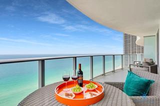 Insane Ocean View Balcony- Beachfront Resort - Pools - Hollywood - 3
