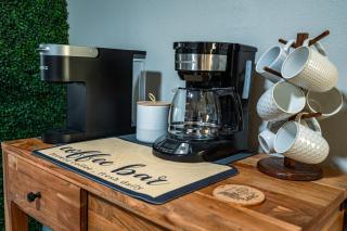 Cortez Chic! Private Heated Pool home, Cinema Room! - 5